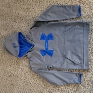 Under Armour, youth M, hooded sweatshirt. Color gray and blue.